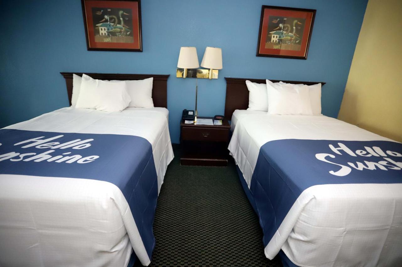 Days Inn East Stroudsburg Exteriör bild